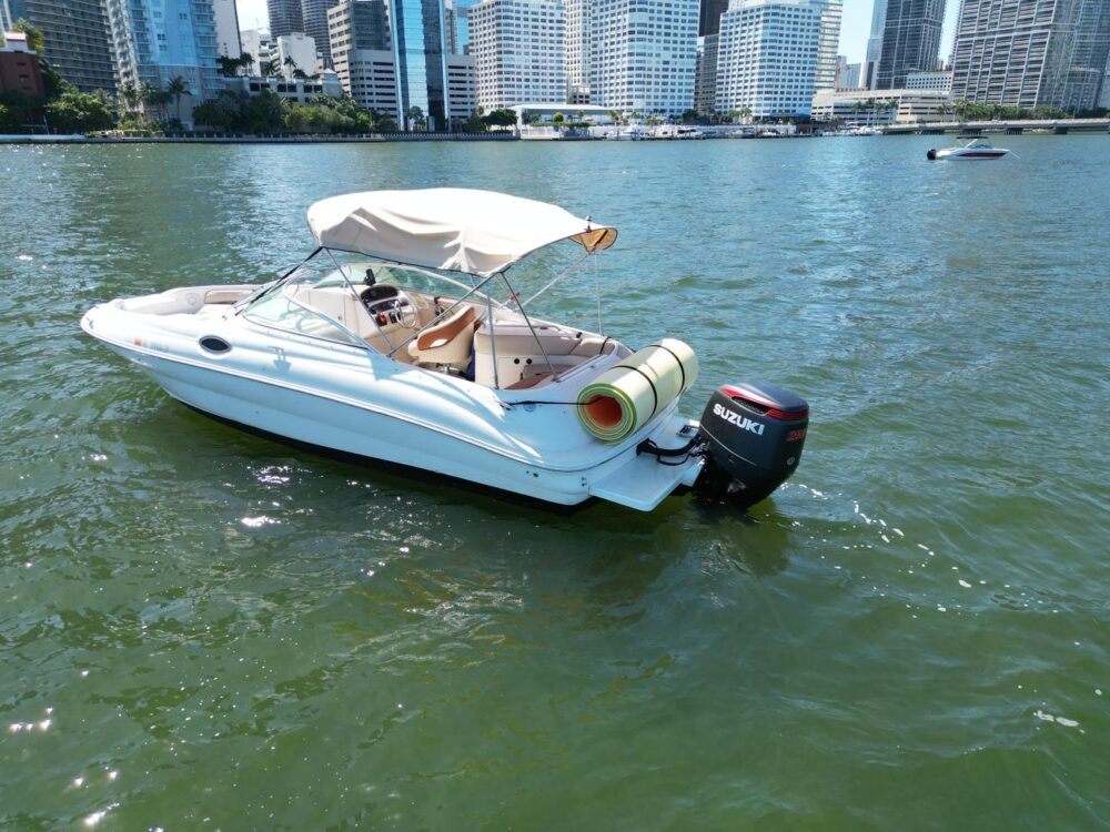 The Best Deal in the Market! Sea Ray Sundeck 26' – Fun at an Unbeatable Price! - Imagen 21