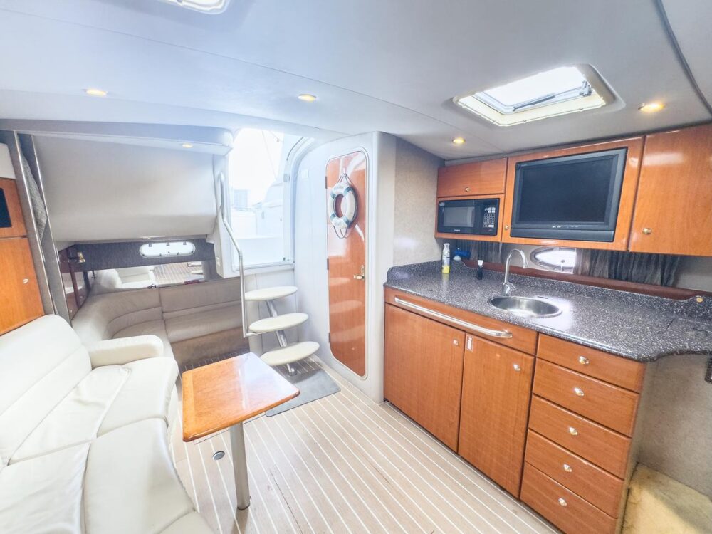 Enjoy your day with with our Formula 40ft Yacht - Up to 13 people in Miami! - Imagen 36