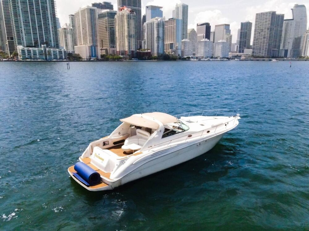 50’ SeaRay Private Yacht Charter — Free Hour & Free Jet Ski Weekday Promos! - Imagen 22