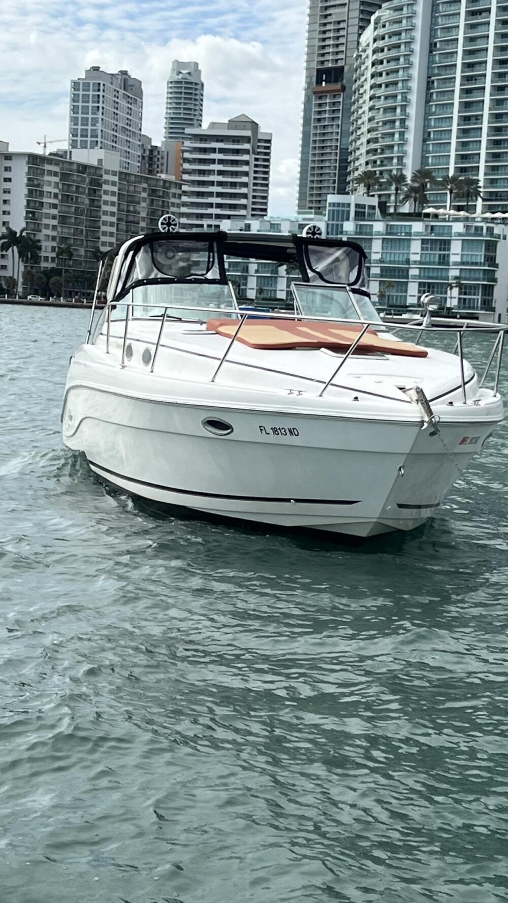Rinker Fiesta 37ft - When booking 4 hours, you get one free! - Imagen 27