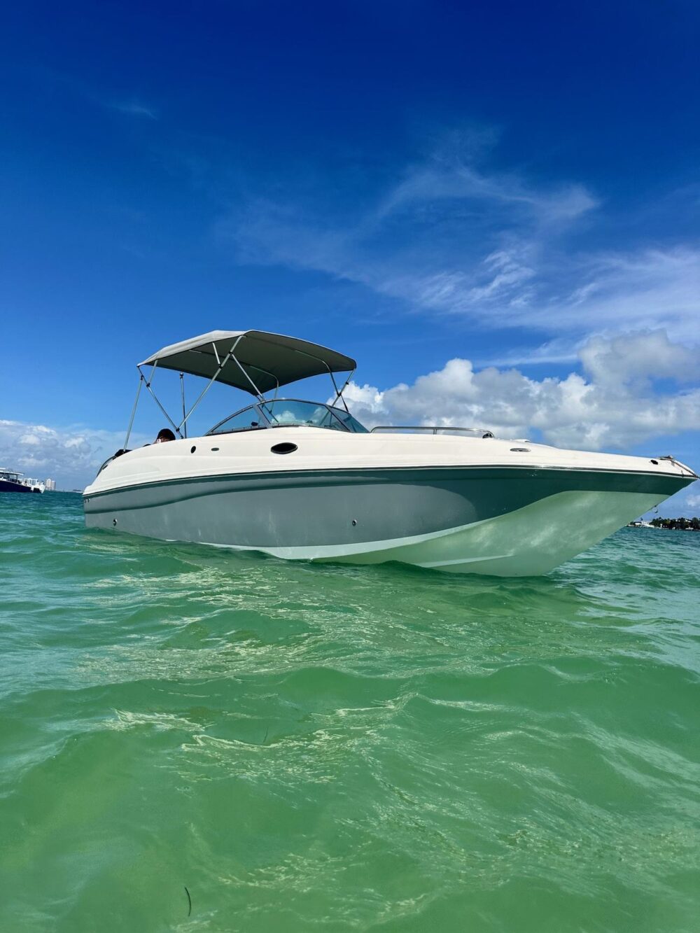 Rent This Beautiful Hurricane 30ft Boat - Imagen 9