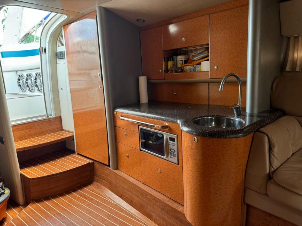 Enjoy Miami in 42ft Formula for Charter! Sightseeing and More! - Imagen 15