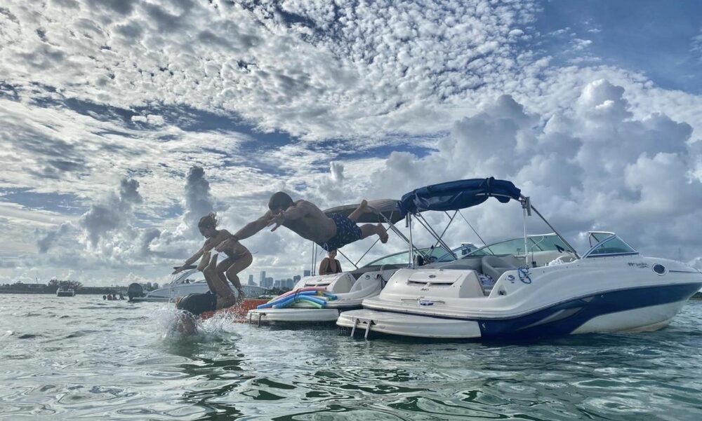 Experience the 26' Sea Ray in Miami! - Image 2