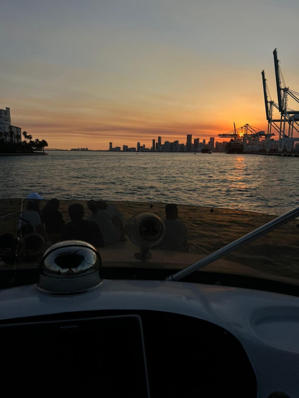 Enjoy Miami In 50FT SUNSEEKER MANHATTAN! - Imagen 29