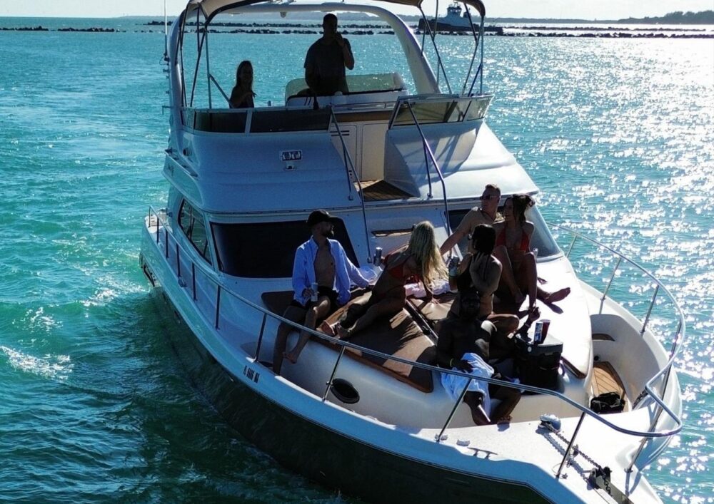 50’ Flybridge - Up to $100 OFF or 1 FREE JETSKI* - Imagen 22