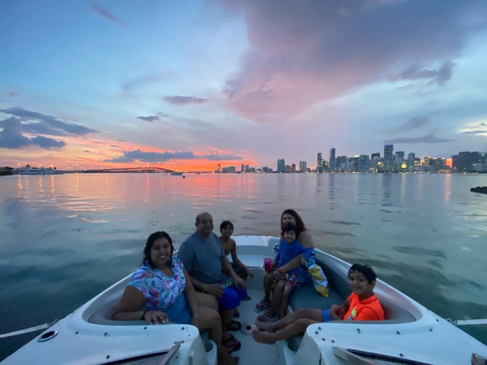 26' Sea Ray Sundeck in Miami! Huge Weekday Discounts - Imagen 3