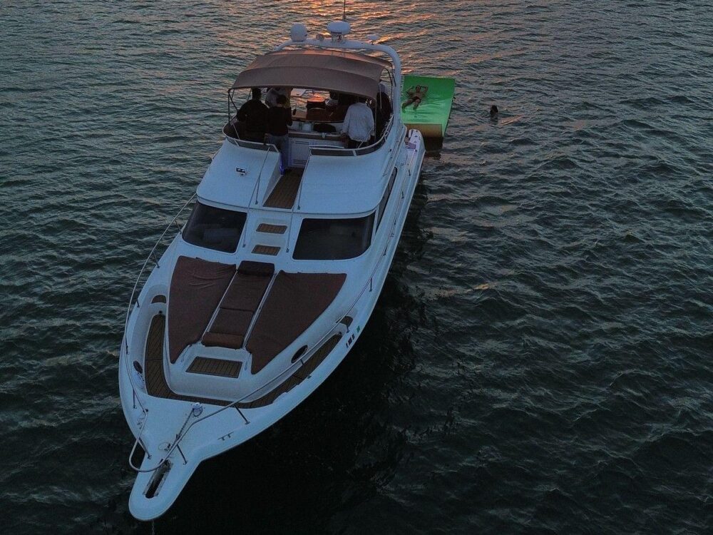 50’ Flybridge - Up to $100 OFF or 1 FREE JETSKI* - Imagen 21