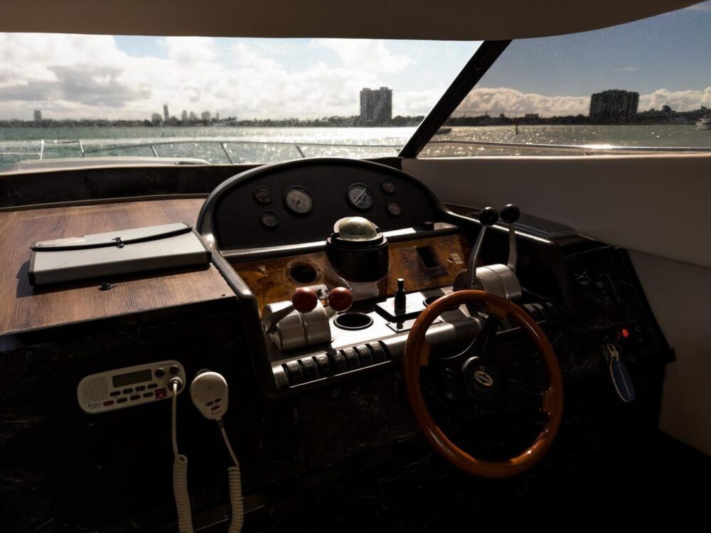 Enjoy Miami In 50FT SUNSEEKER MANHATTAN! - Imagen 24