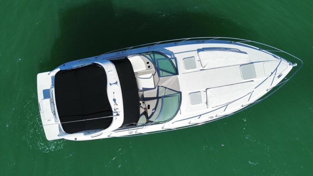Enjoy your day with with our Formula 40ft Yacht - Up to 13 people in Miami! - Imagen 10