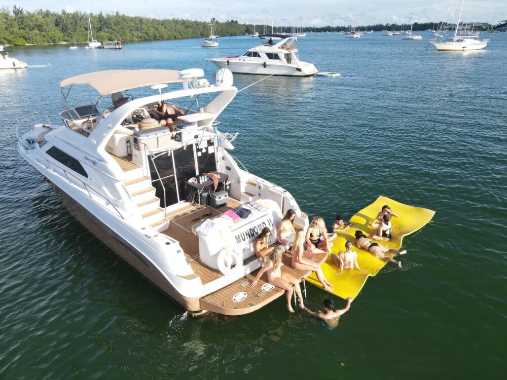 50’ Flybridge - Up to $100 OFF or 1 FREE JETSKI* - Imagen 16