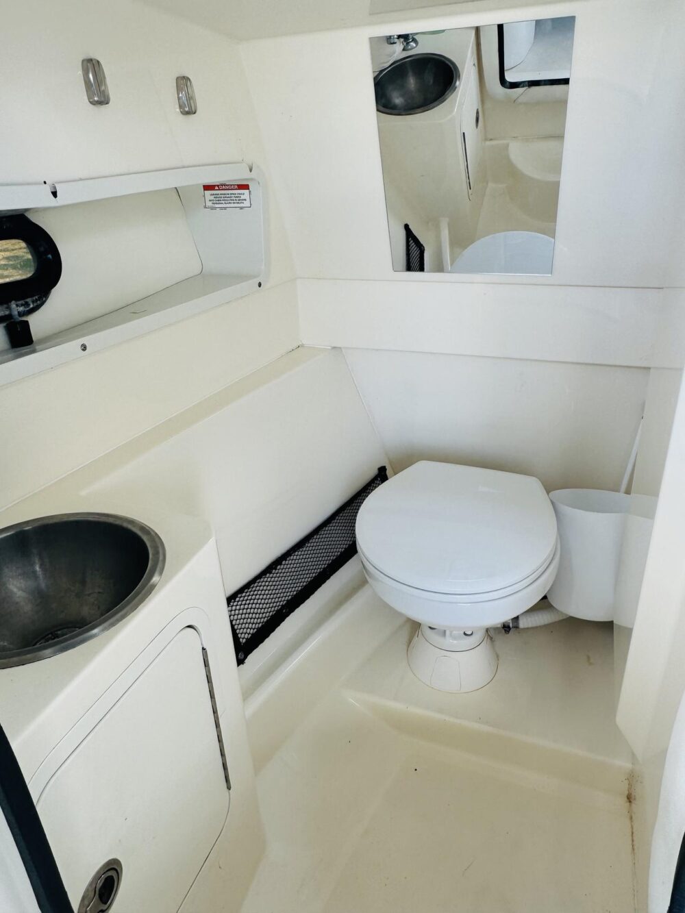 Luxury Miami Sundeck Party Boat Experience | Sea Ray 30' with Free Hour Promotion - Imagen 32