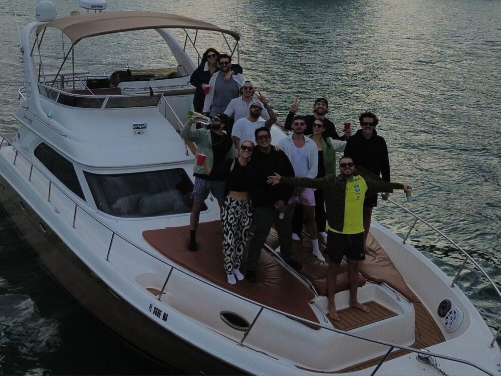 50’ Flybridge - Up to $100 OFF or 1 FREE JETSKI* - Imagen 8