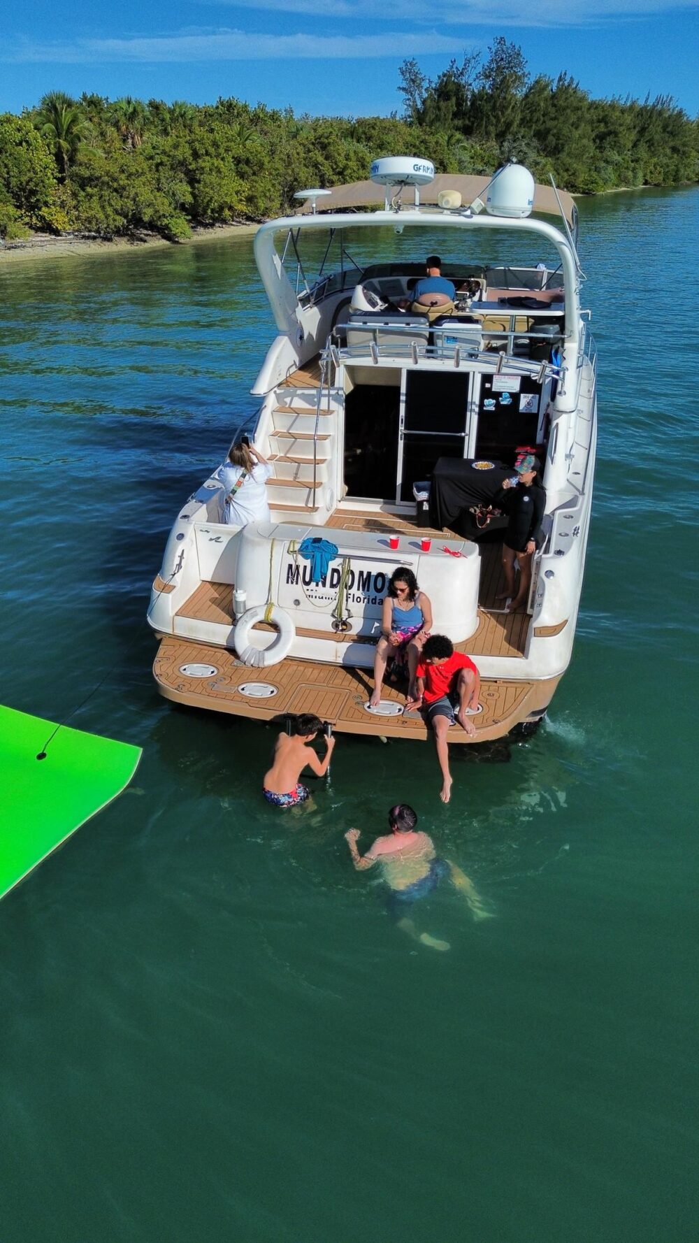 50’ Flybridge - Up to $100 OFF or 1 FREE JETSKI* - Imagen 5