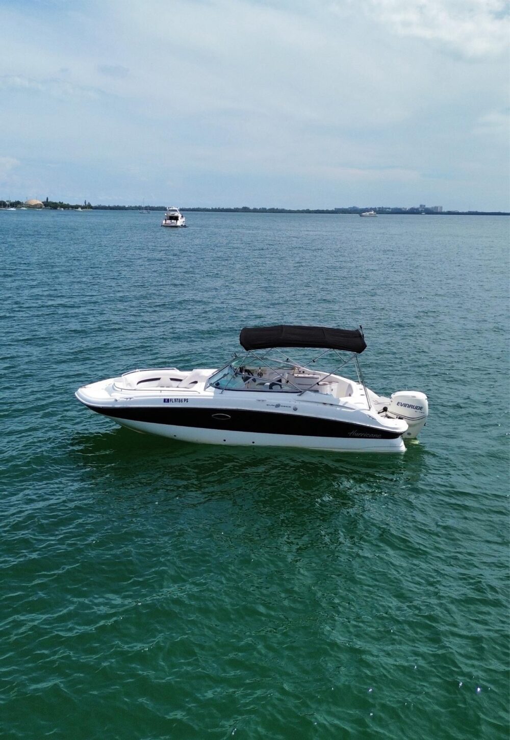 26' Sundeck beautiful boat in Miami, $100 off Mon-Thursday 🥳🤩 - Imagen 5
