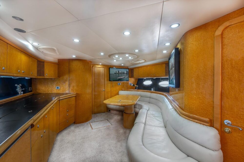 Enjoy Miami in new Sunseeker Predator 60FT!! - Imagen 4