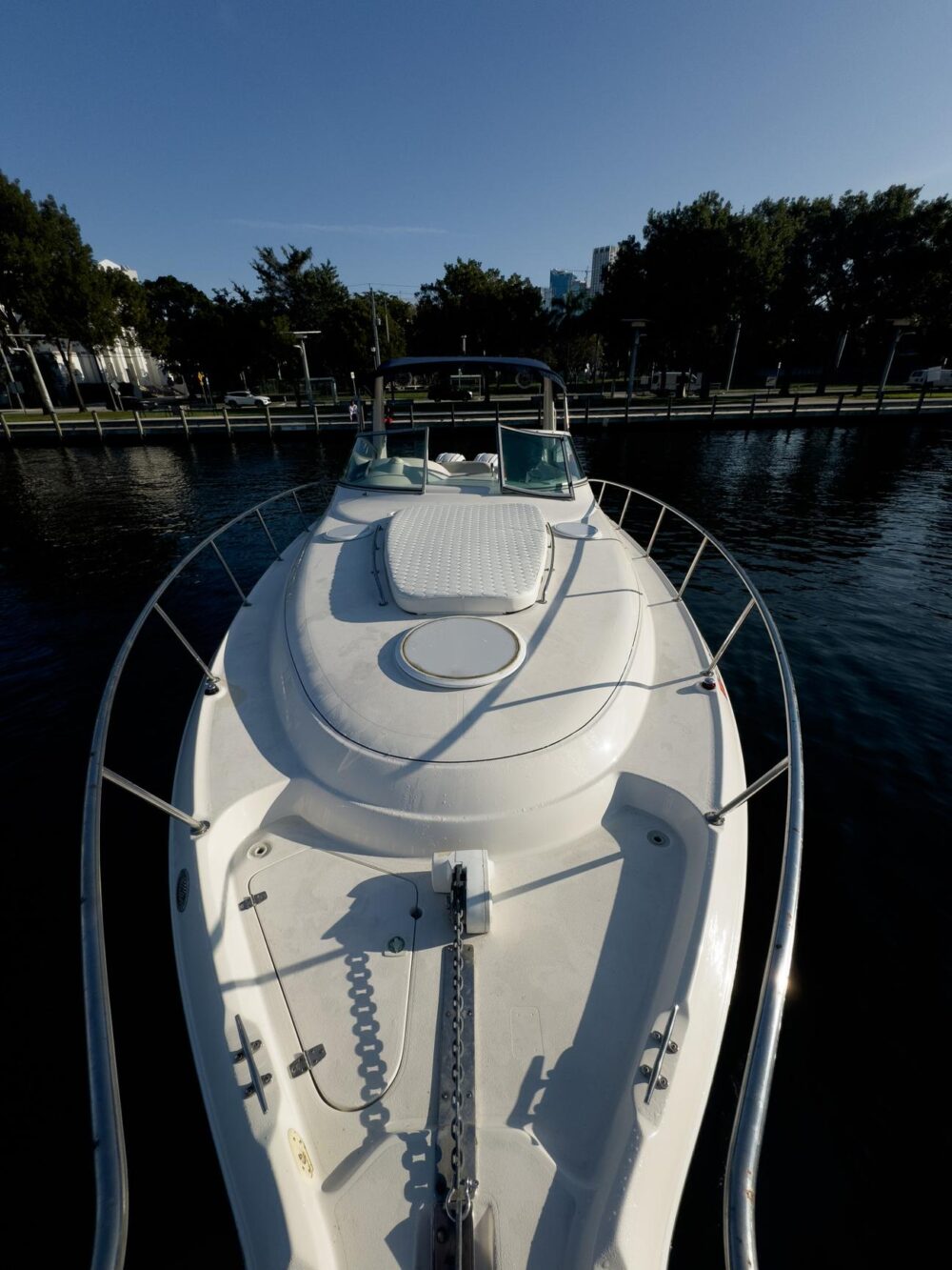 37ft Monterey Yacht | Experience Miami: Big Discounts Available! Inquire Now! - Imagen 32