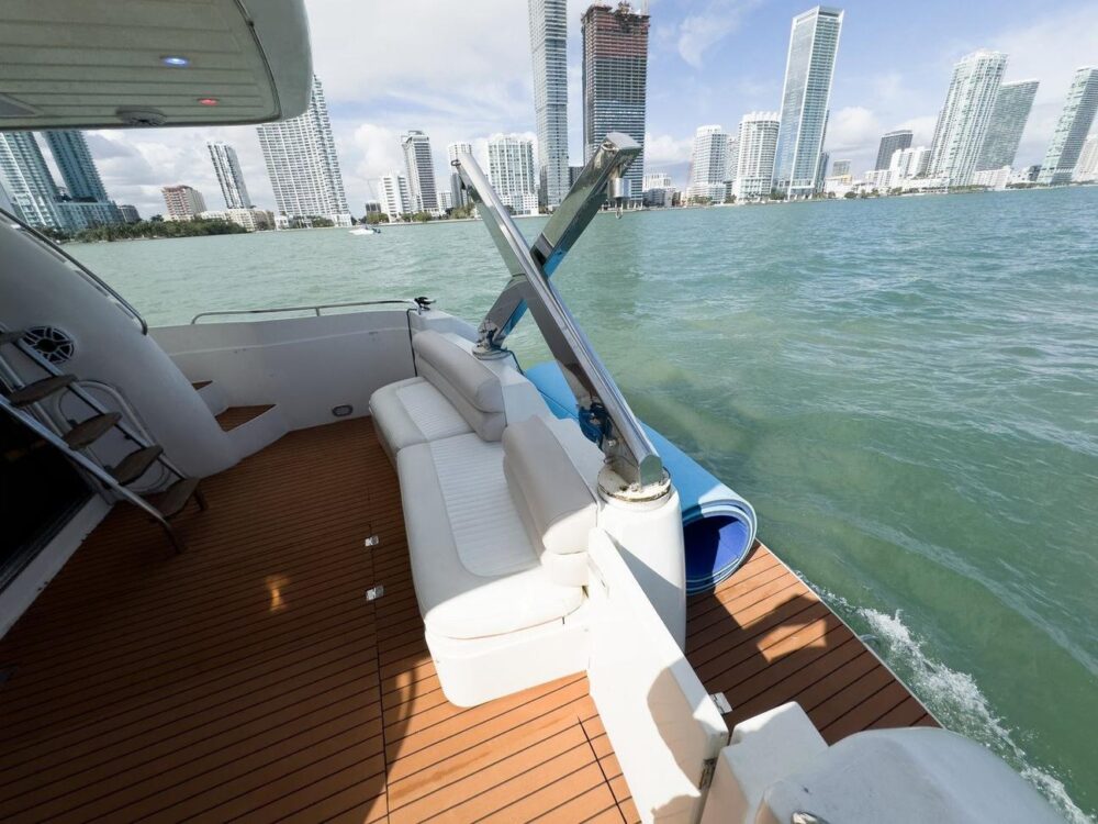 Enjoy Miami In 50FT SUNSEEKER MANHATTAN! - Imagen 10