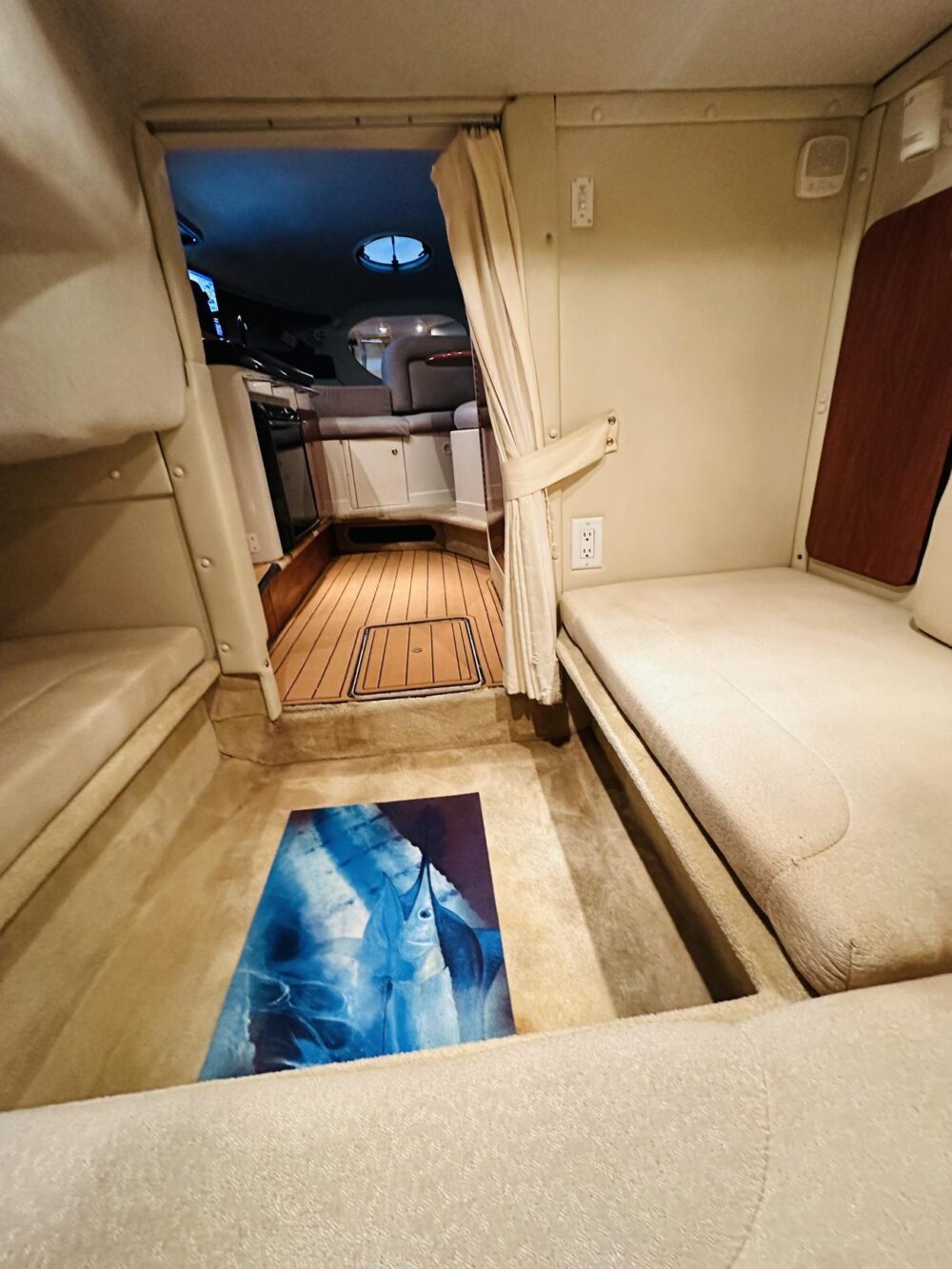 Luxury 32ft Monterey Yacht - Private Miami River Cruises for Groups of 10 - Imagen 4