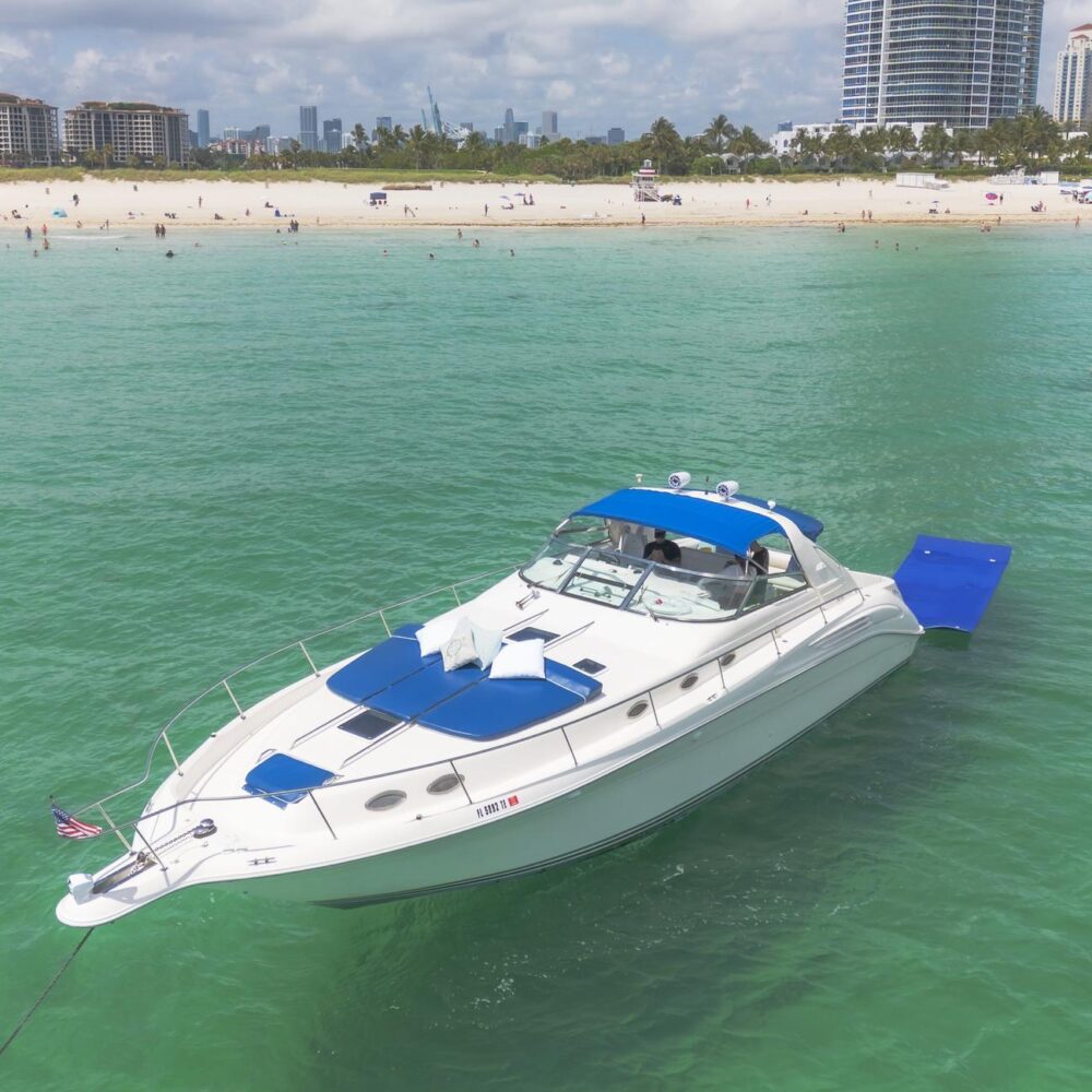 Sea Ray 50' Private Yacht Charter in Miami - Get 1 Hour Free Monday-Thursday - Imagen 16