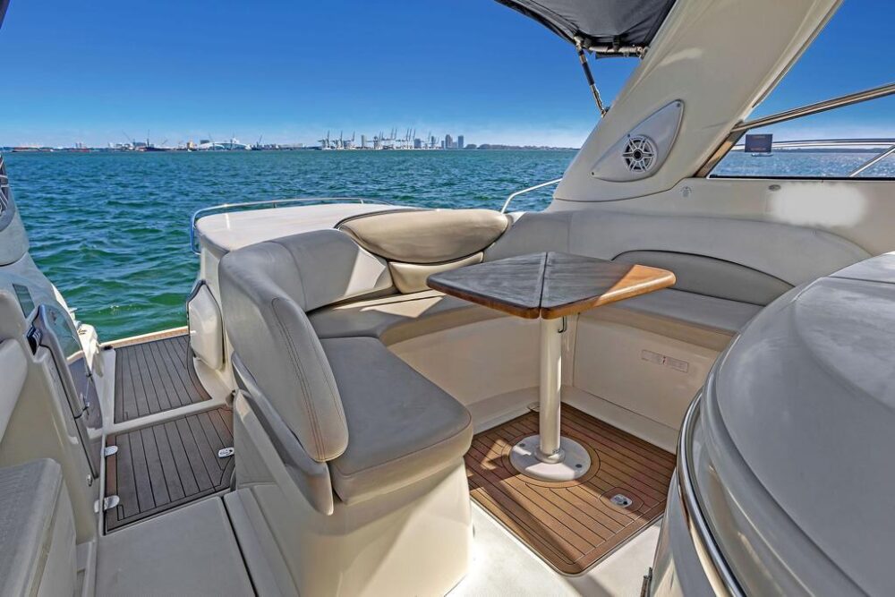 LUXURY YACHT Cruise & Save – 1 Free Hour or FREE Jetski from Monday to Thursday! - Imagen 14