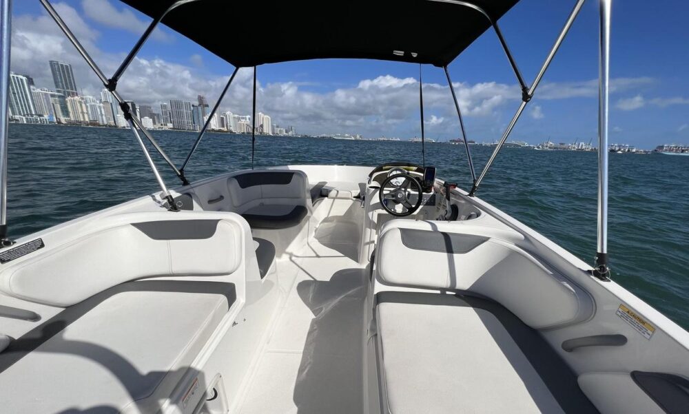 Bayliner Bareboat Rental for Intracoastal Miami — Free Parking! - Imagen 2