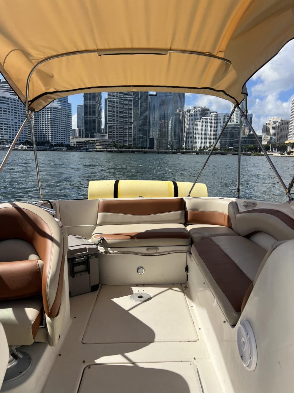 The Best Deal in the Market! Sea Ray Sundeck 26' – Fun at an Unbeatable Price! - Imagen 18