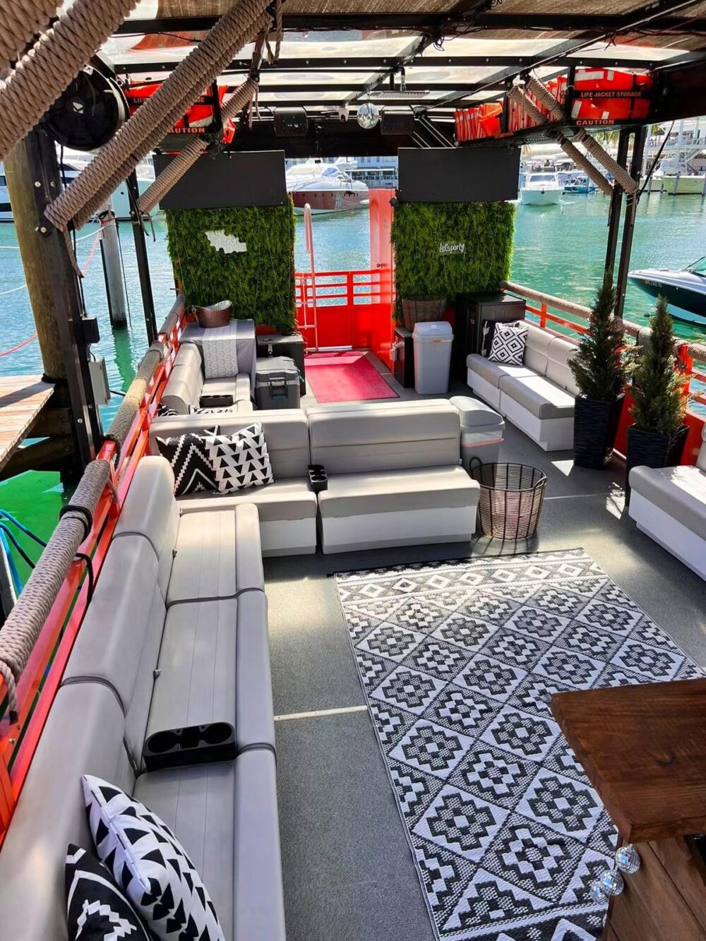 Weekday Party Pontoon!! Prices Per Person! Max 40 Guests!! - Image 5