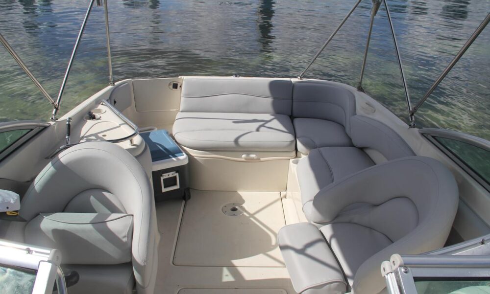 Rent a 26' Sea Ray Sundeck in Miami - 5 Identical Boats with Captain & Weekday Discounts - Imagen 30