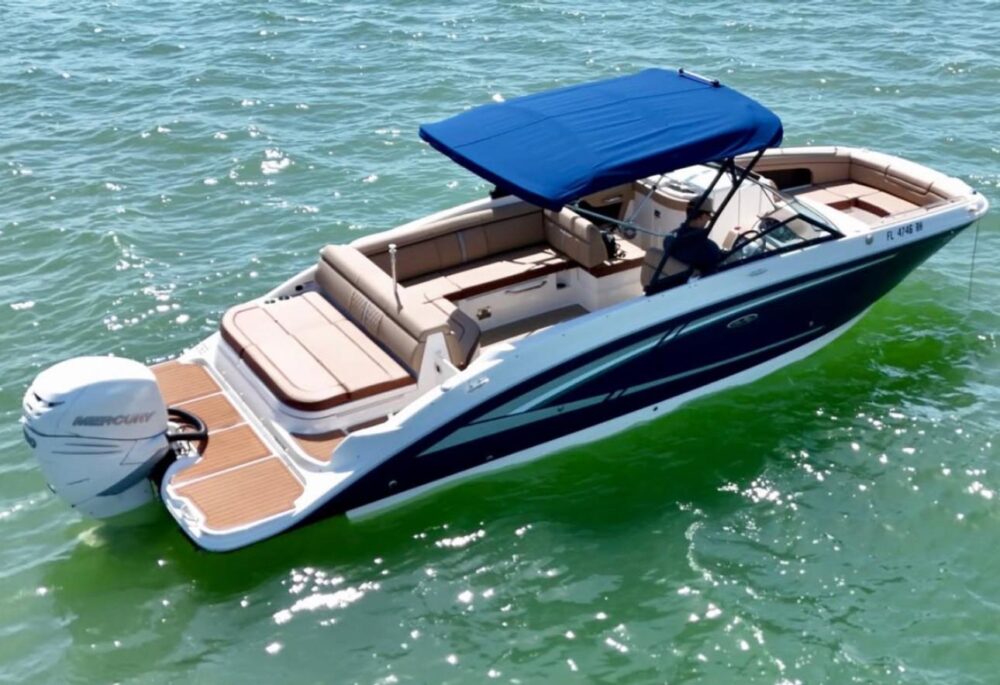 Luxury Miami Sundeck Party Boat Experience | Sea Ray 30' with Free Hour Promotion - Imagen 30