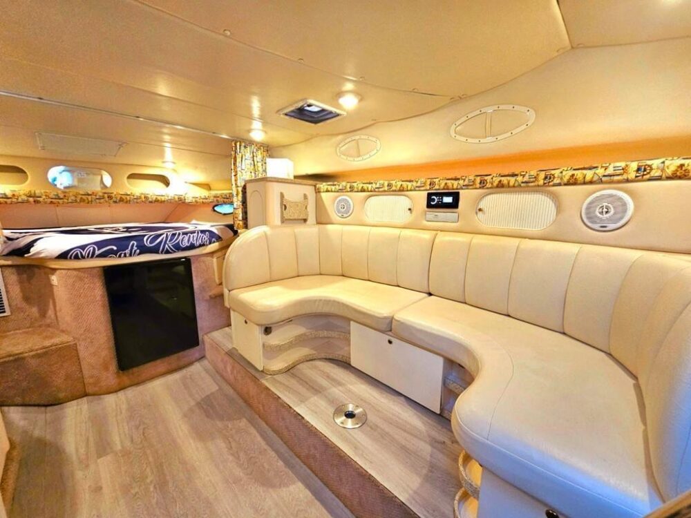 Rinker Fiesta V 340 Yacht | Free Hour when you book 4hrs!! - Imagen 4