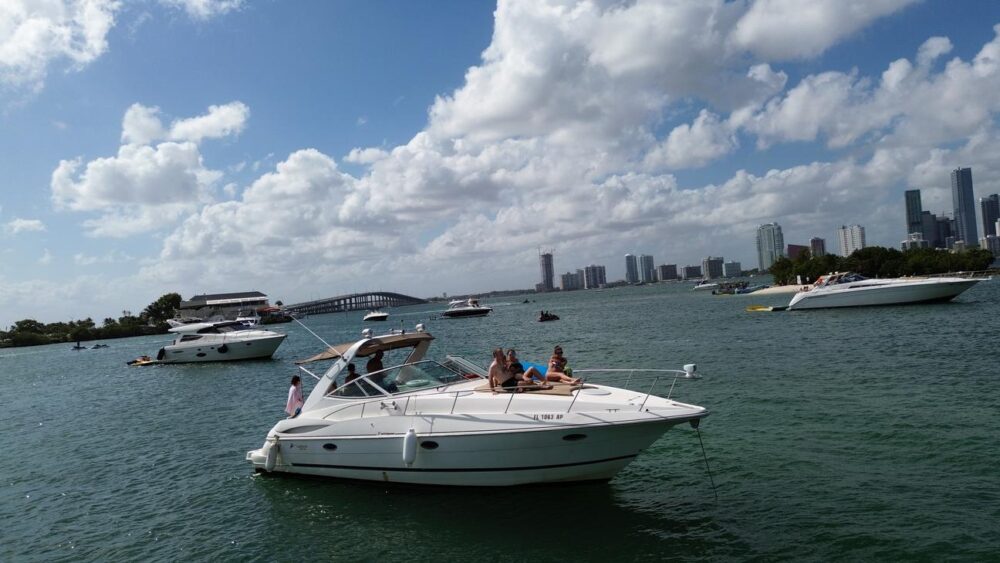 Great 37' cruiser for a fun day on the water!! - Imagen 18