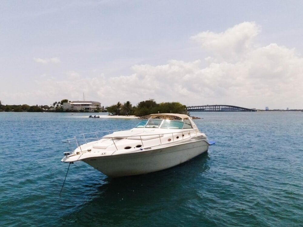 50’ SeaRay Private Yacht Charter — Free Hour & Free Jet Ski Weekday Promos! - Imagen 17