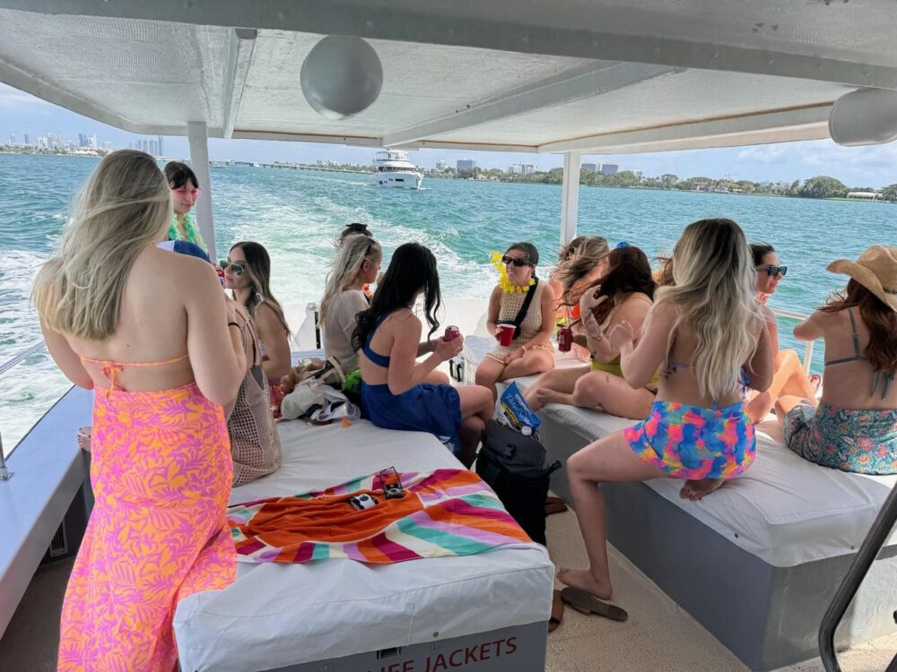 Celebrate with Yacht Party & Sightseeing in Miami Beach — up to 34 Guests! - Imagen 20