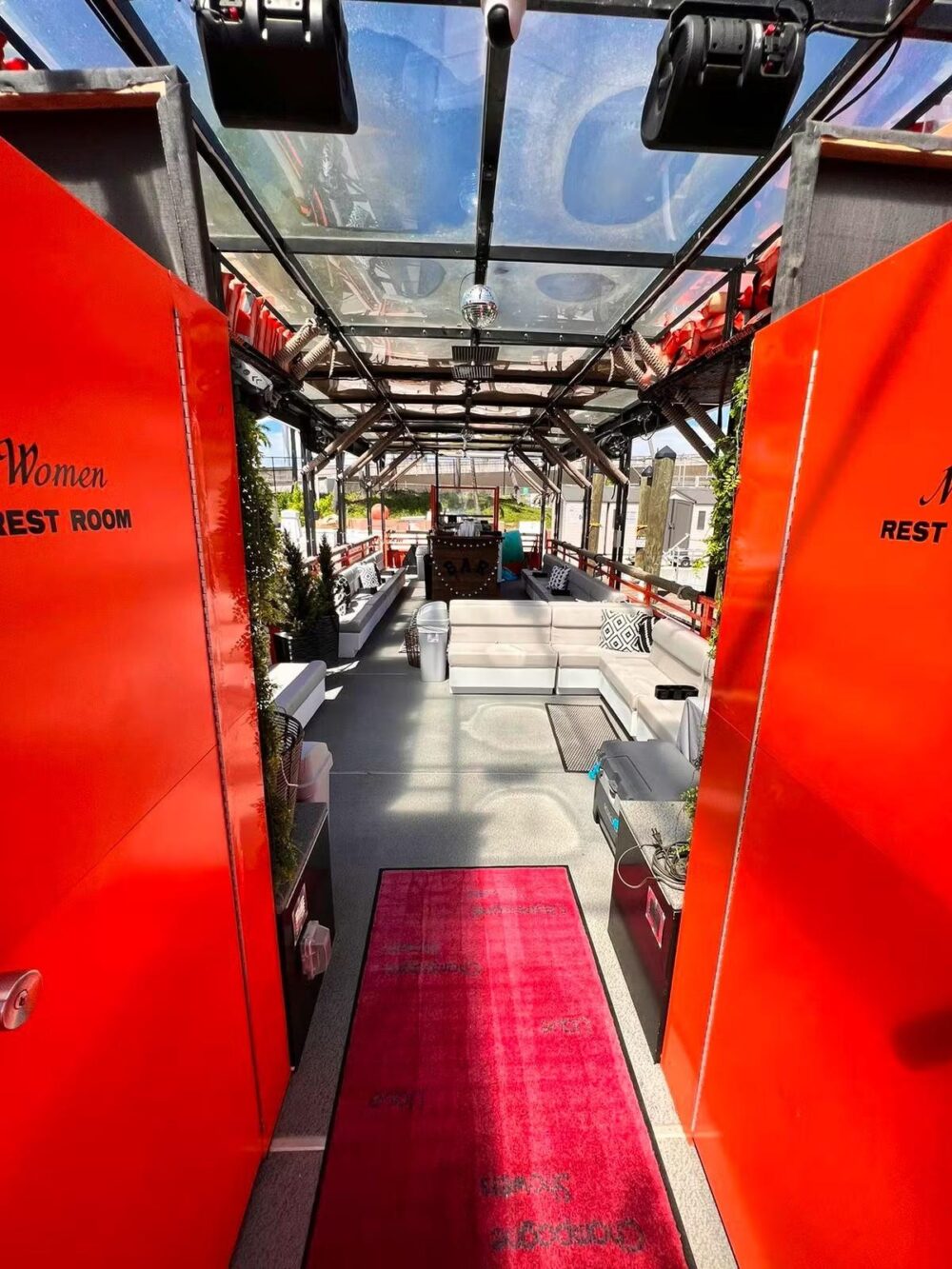 Weekday Party Pontoon!! Prices Per Person! Max 40 Guests!! - Image 2