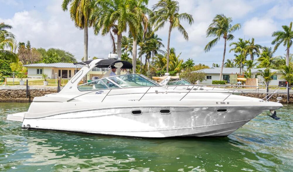 Rent this Beautiful 45' Four Winns 100$ OFF or FREE Jetski from Monday-Thursday! - Imagen 3