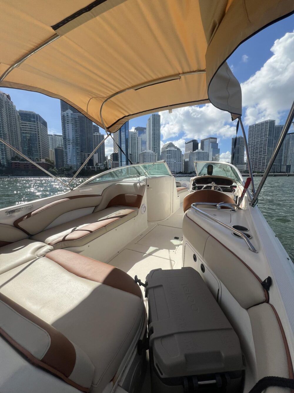 The Best Deal in the Market! Sea Ray Sundeck 26' – Fun at an Unbeatable Price! - Imagen 14