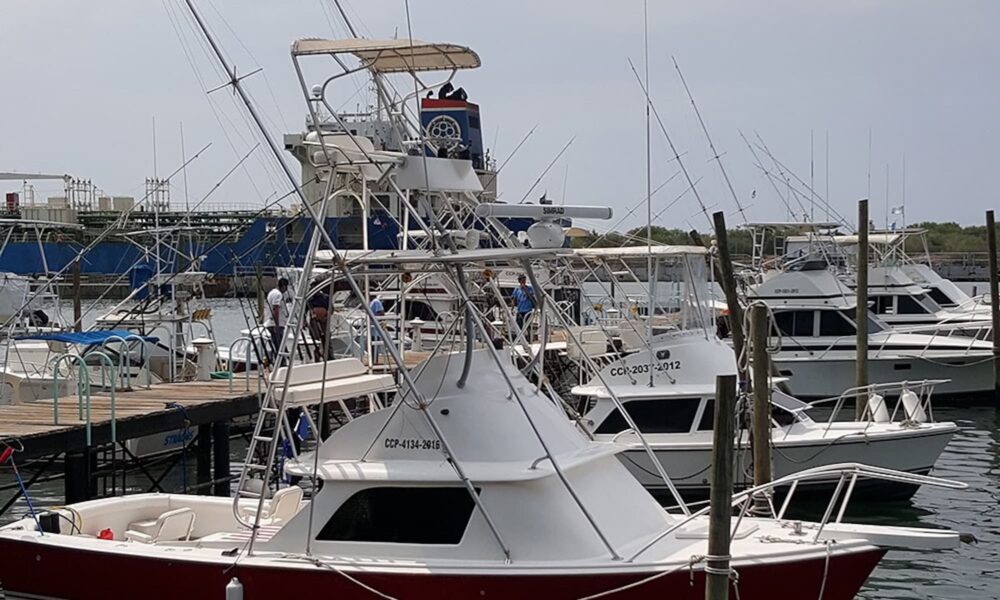 Luxury Bertram 31 Sport Fishing Charter in Guatemala | World-Class Sailfish & Marlin Adventures