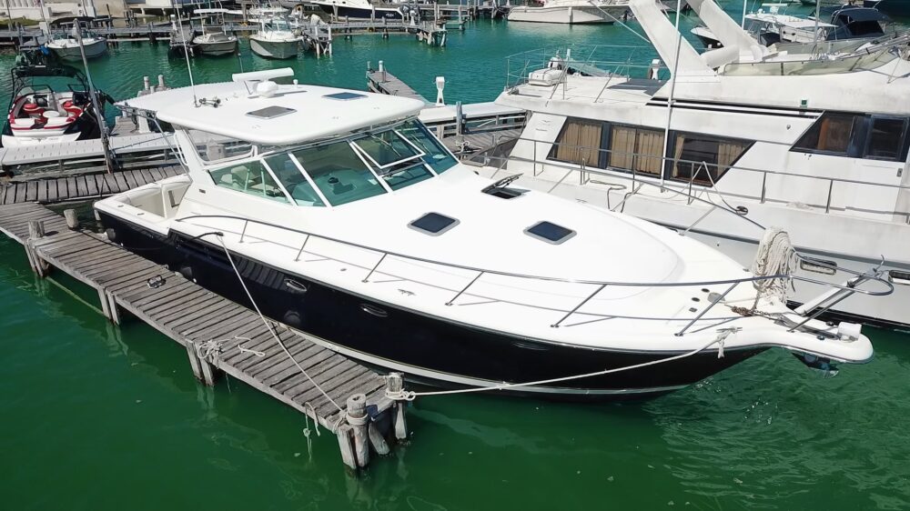 Tiara 42