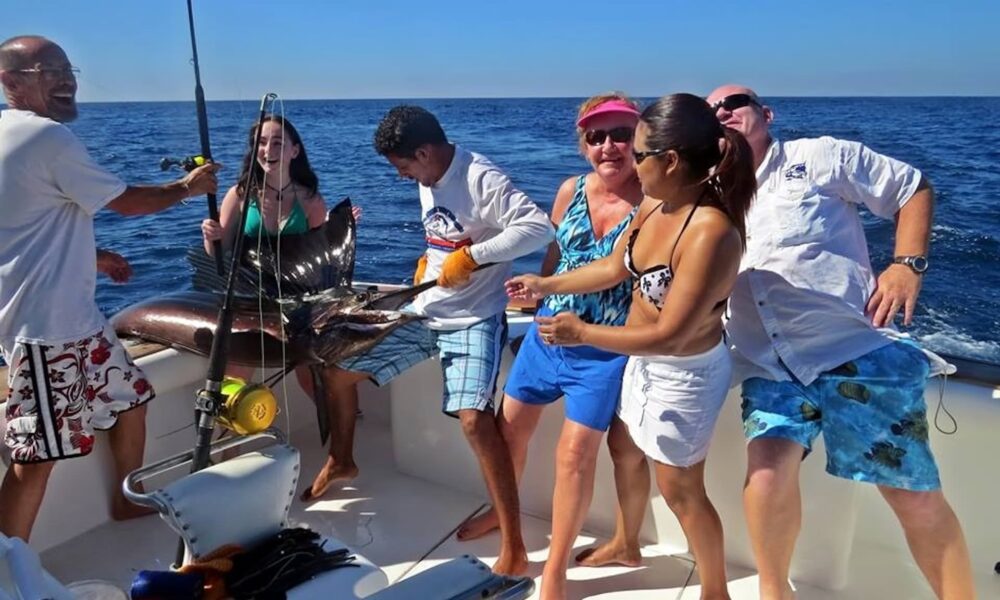 Luxury Bertram 31 Sport Fishing Charter in Guatemala | World-Class Sailfish & Marlin Adventures - Image 9